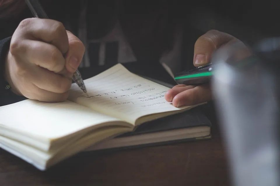 图片[5]-AI回答：互联网上年入100w的30条赚钱思路＆中国大学生的30条校园赚钱思路
