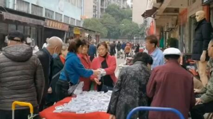 摆摊新商机卖口罩，不起眼偏门小买卖日入一千