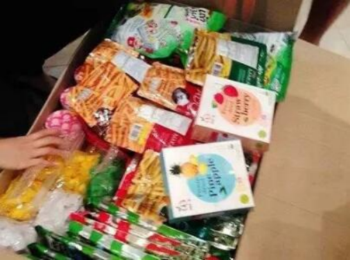 图片[2]-大学生靠自助零食箱创业月收入高达12w